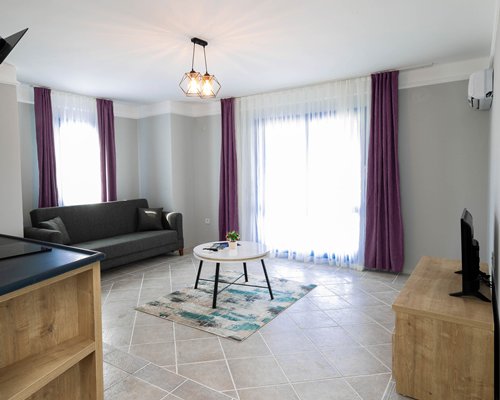 Akay Garden Resort & Suites