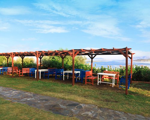 Akay Garden Resort & Suites