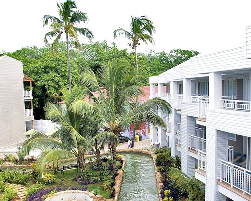 Hotel Blue Cove Image
