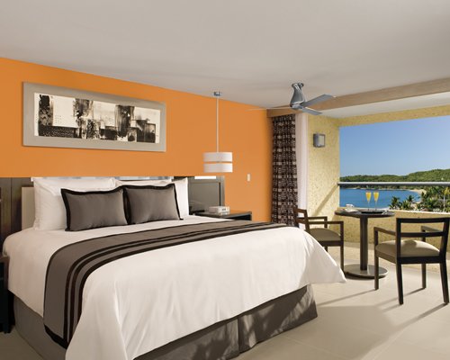 Dreams Huatulco Resort & Spa by UVC