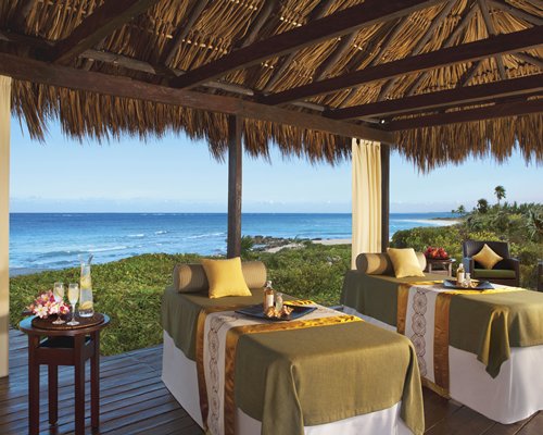 A well furnished spa facility alongside the beach.