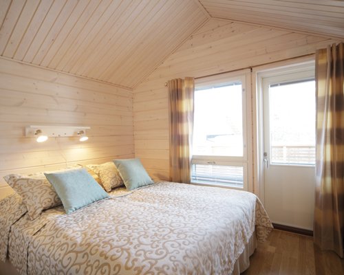 A well furnished bedroom.