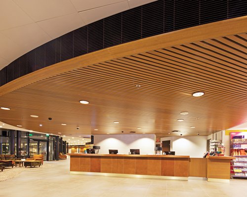 A well furnished large reception area of the resort with lounge access.