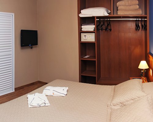 A well furnished bedroom.