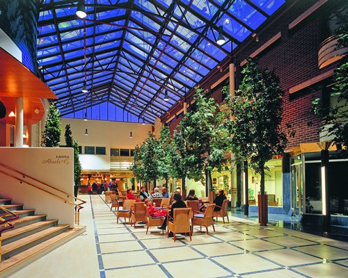 A well furnished indoor recreation area.