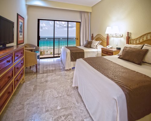 The Royal Sands