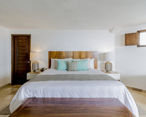 A well furnished bedroom.