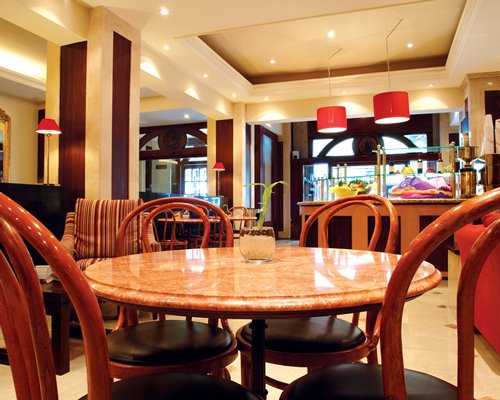 An indoor restaurant at Emporio Reforma.