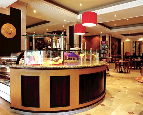The snack bar at Emporio Reforma.
