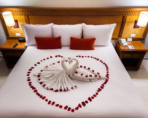 A well furnished bedroom.