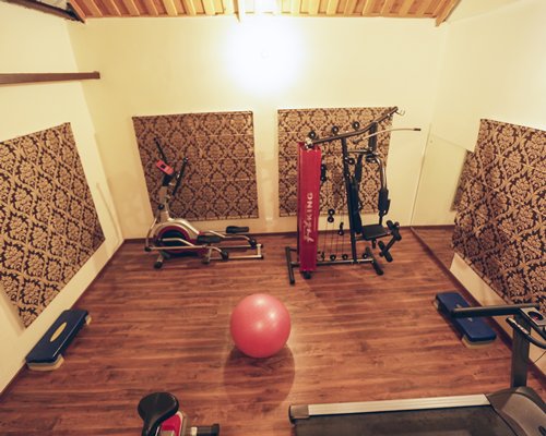 A well equipped indoor fitness center.