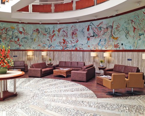 An indoor lounge area at Marambaia Cassino Hotel.
