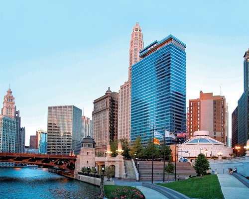 Wyndham Vacation Resorts Grand Chicago Riverfront Image