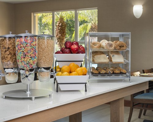 Hawthorn Suites by Wyndham Naples
