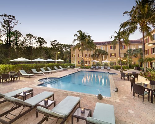 Hawthorn Suites by Wyndham Naples