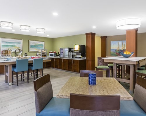 Hawthorn Suites by Wyndham Naples