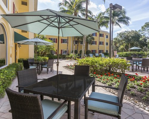 Hawthorn Suites by Wyndham Naples