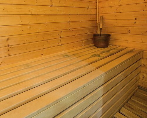A well furnished sauna.