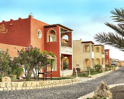 An exterior view of Hotel New Horizons Boa Vista.