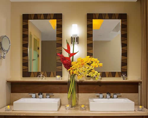 A view of double sink vanity.