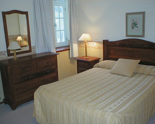 A well furnished bedroom.