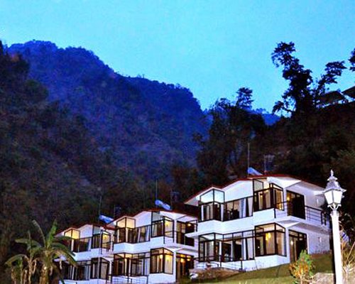 Haut Monde Hill Stream Resort