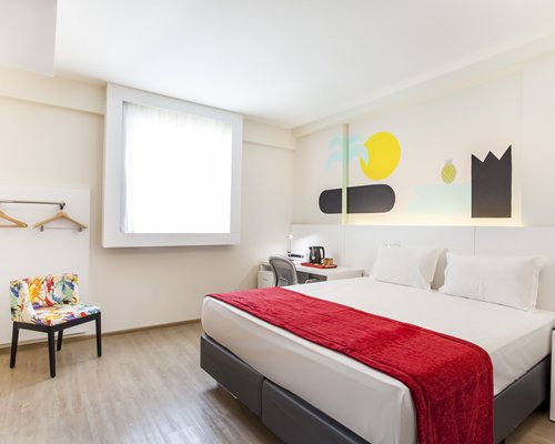 A well furnished bedroom.