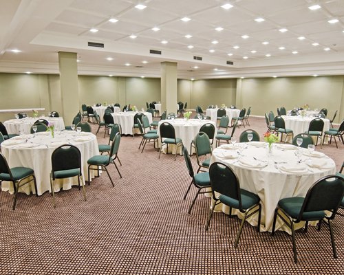 A well furnished indoor fine dining area.