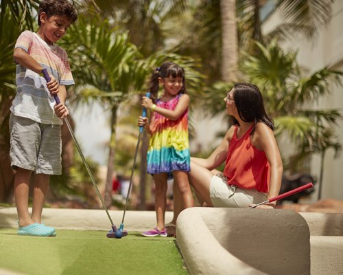 Seadust Cancun Family Resort