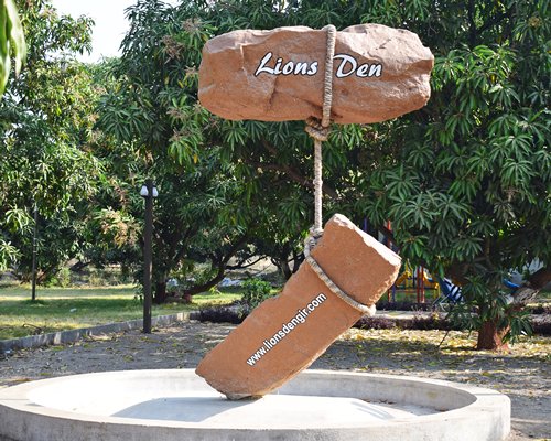 Lions Den Resort