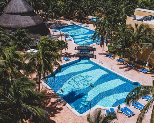 Reef Yucatán Hotel & Convention Center - 4 Nights