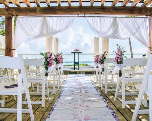 Now Emerald Cancun Resort