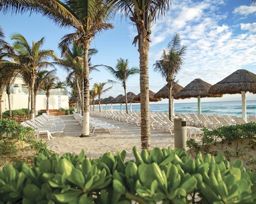 Now Emerald Cancun Resort
