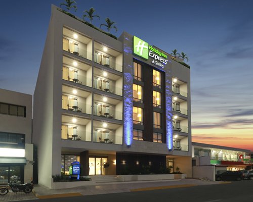 Holiday Inn Express & Suites Playa del Carmen