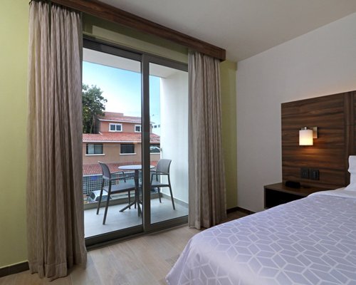 Holiday Inn Express & Suites Playa del Carmen - 4 Nights
