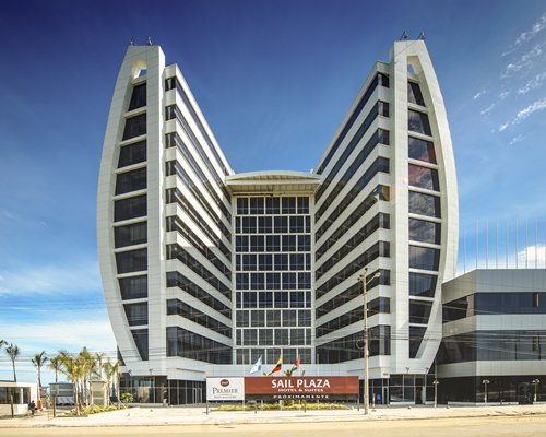 Wyndham Manta Sail Plaza Hotel & Convention Center Image