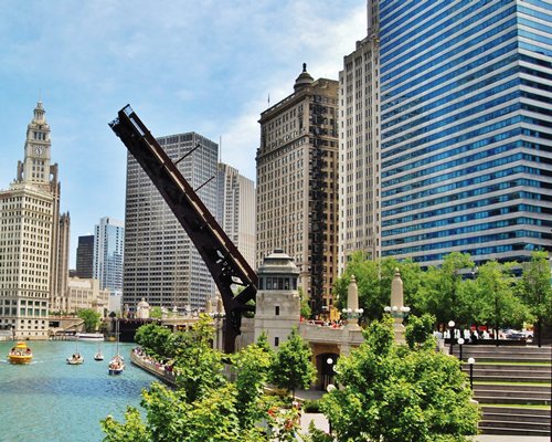 Wyndham Grand Chicago Riverfront