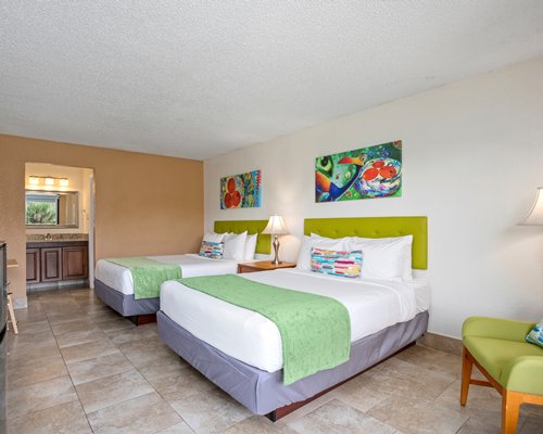Bedrooms with 2 Queen beds at Park Royal Homestay Orlando