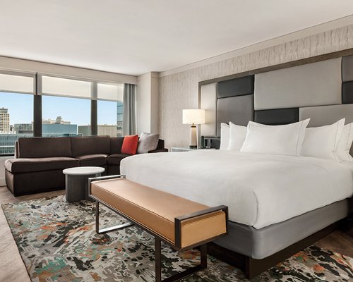 Chicago Magnificent Mile, a Hilton Grand Vacations Club