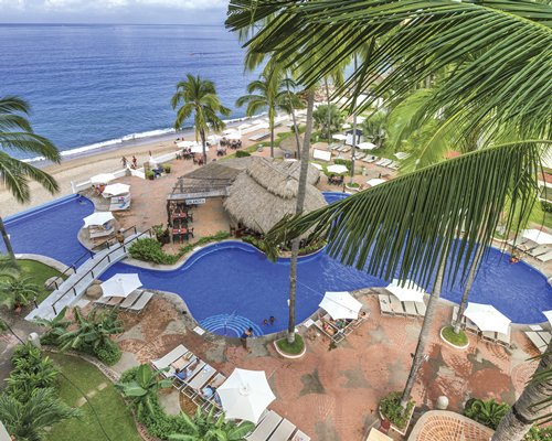 Shell Vacations Club @ Plaza Pelicanos Grand Beach Resort