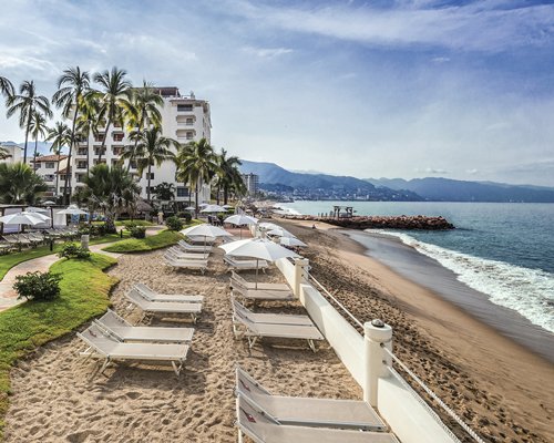Shell Vacations Club @ Plaza Pelicanos Grand Beach Resort