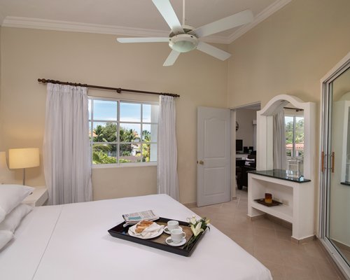 The Residence Suites at LHVC Resort