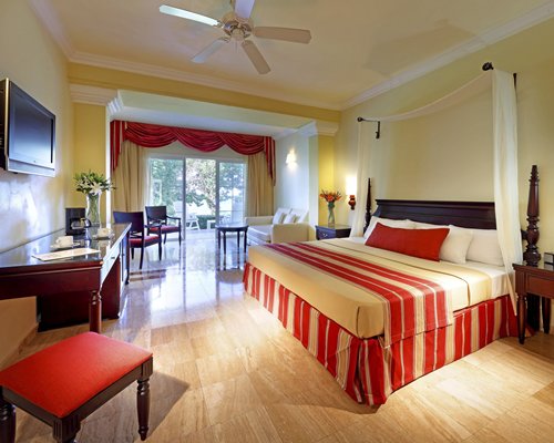 Grand Palladium Jamaica Resort & Spa All Inclusive Wyndham Exclusive - 4 Nights