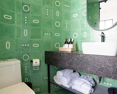 William Hotel - 3 Nights