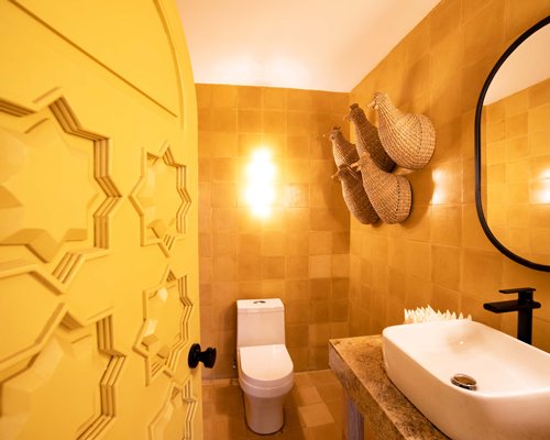 William Hotel - 3 Nights