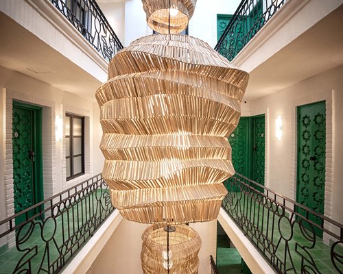William Hotel - 3 Nights