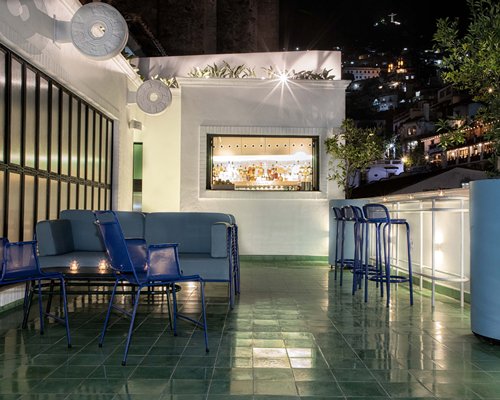 William Hotel - 3 Nights
