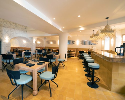 William Hotel - 3 Nights