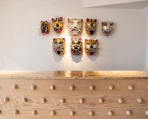 William Hotel - 3 Nights