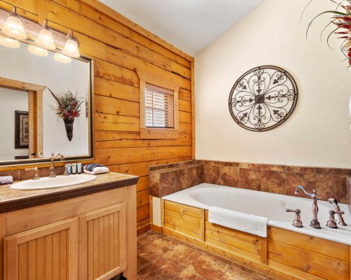 Cabins at Grand Mountain by Thousand Hills Vacations